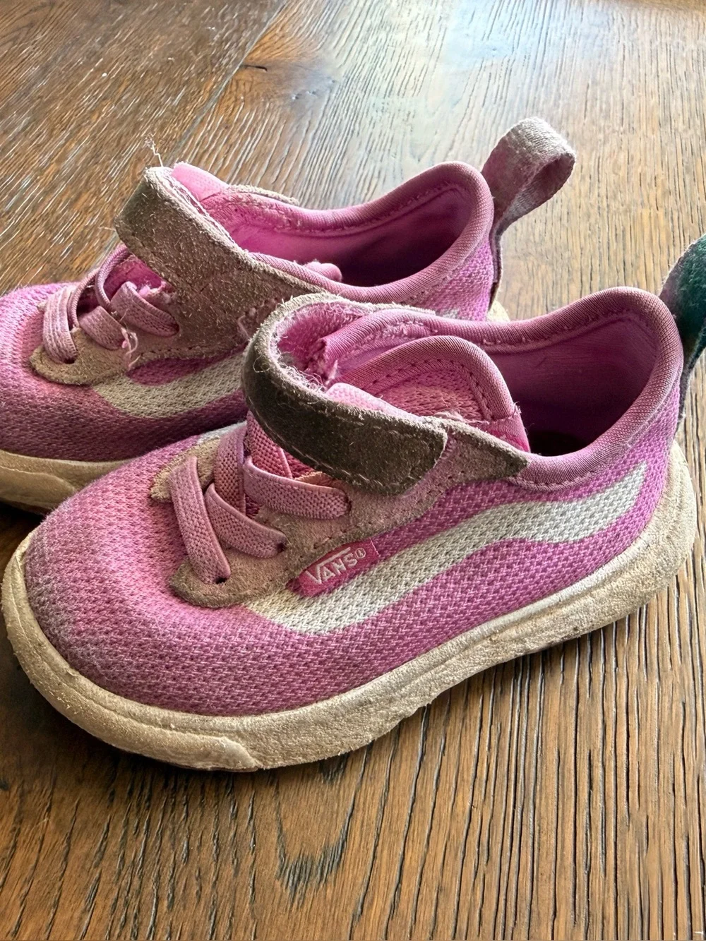 Vans Kids Pink Low-Top Sneakers with White Stripe